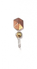 Мормышка Mustad "Прищепка шестигранная" (медь)