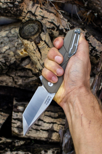 Нож Ruike P138 черный