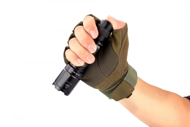 Тактичний ліхтар Fenix TK16 Cree XM-L 2 U2