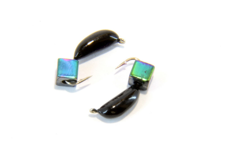 Мормышка "Банан" 3мм кубик хамелеон